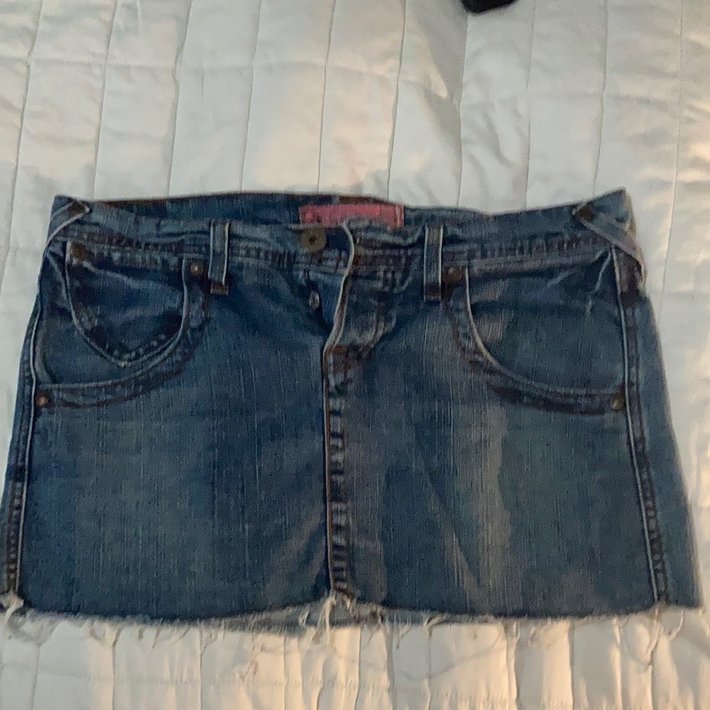 Levi’s mini skirt